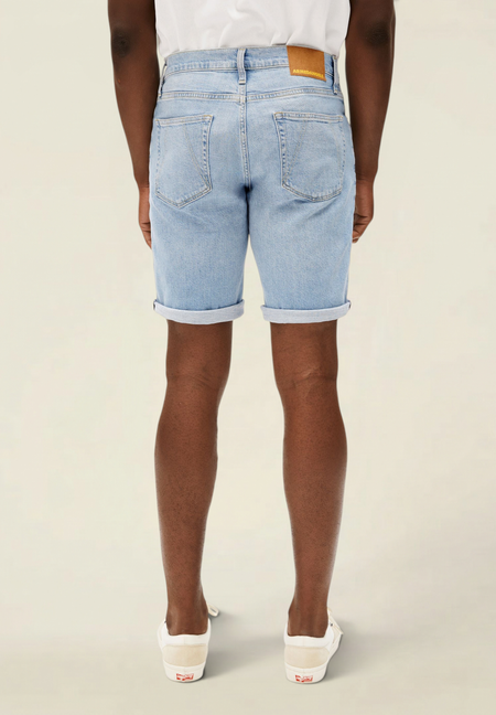 Short denim en coton bio et chanvre | bleu clair "Naailo denim short - tethys" - Armedangels