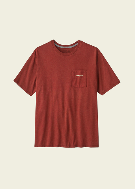 T-shirt en matières recyclées | rouge "M's boardshort logo pocket responsibilitee - rtre" - Patagonia