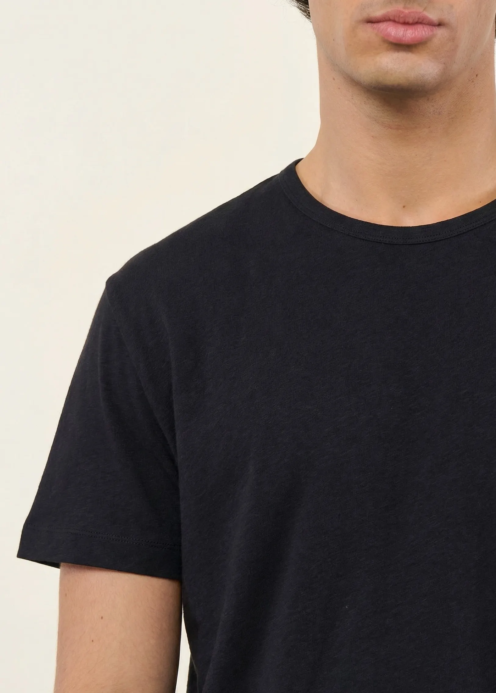 T-shirt classique en coton lin upcyclé | noir, WeDressFair, photo 2