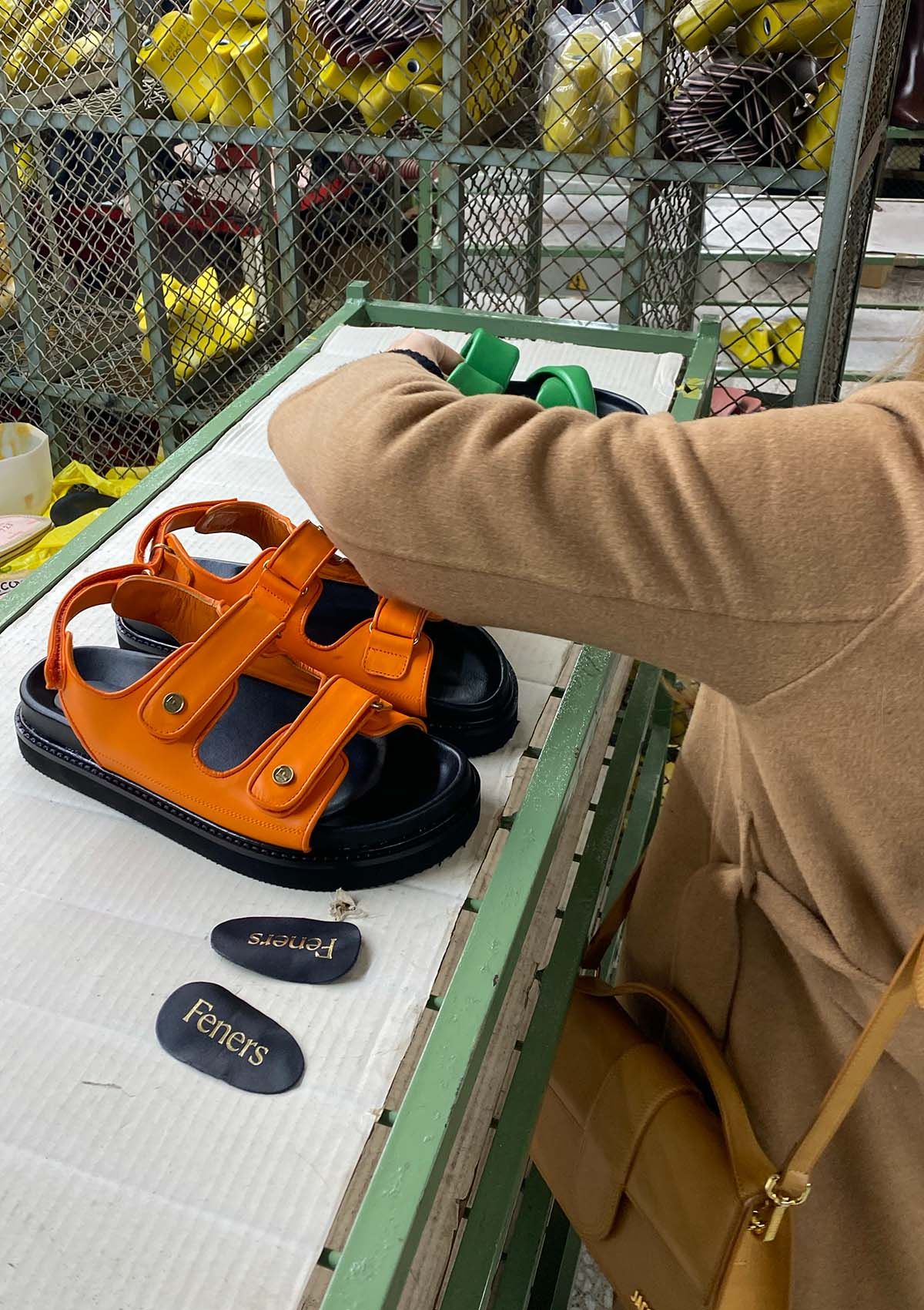 Orange Sandalen aus veganem Leder - je m'en fous tangerine, Feners, Foto 6