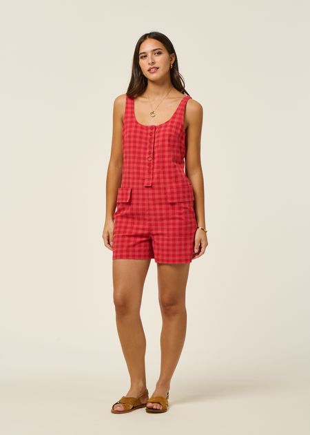 Kurzer Seersucker-Jumpsuit aus Bio-Baumwolle | Vichy Rot Rosa "red checks seersucker maud jumpsuit", Thinking Mu, Foto 1