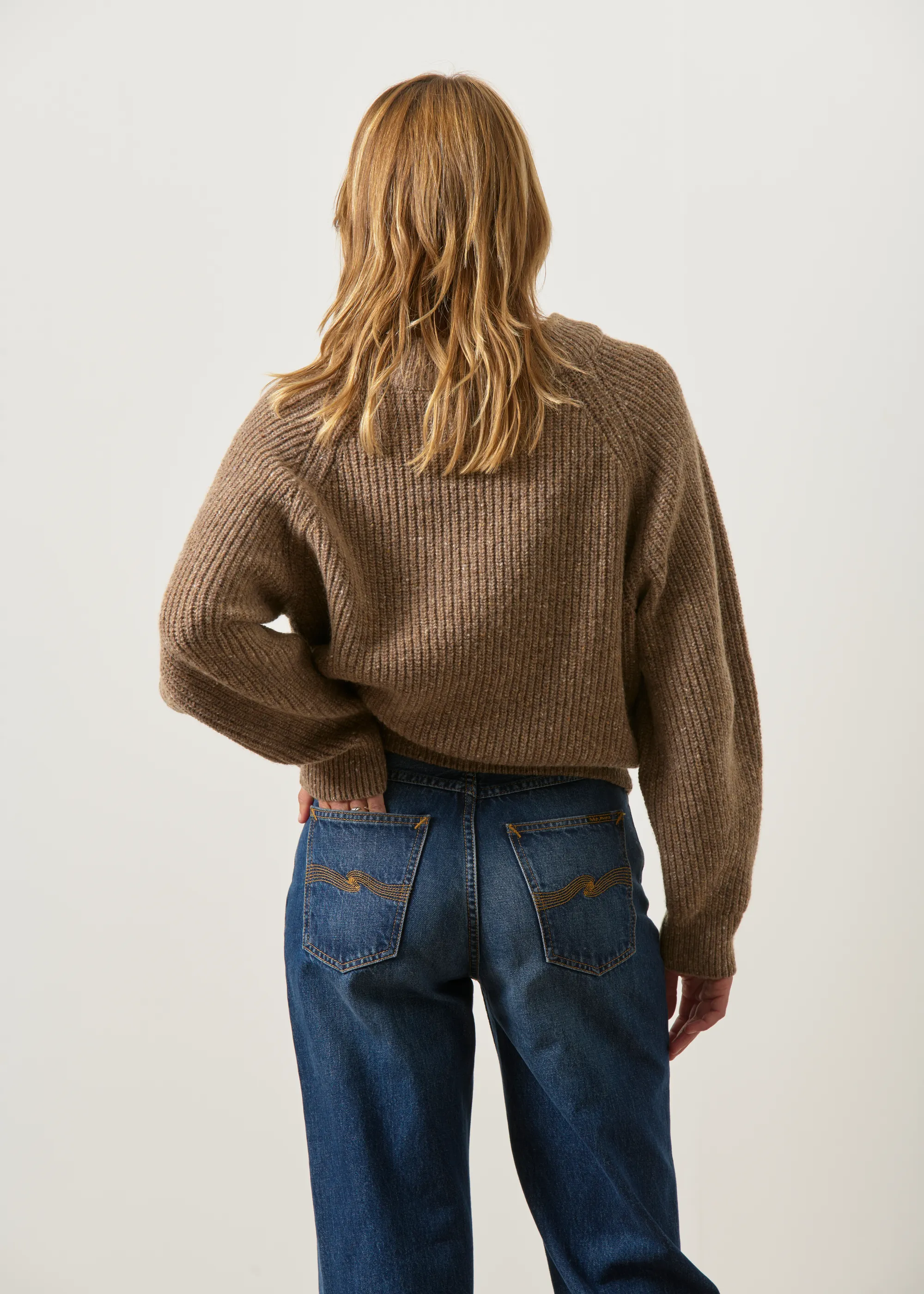 Pull en laine bio et matière recyclée | beige "Cropped knit sweater - speckled brown", Rotholz, photo 4