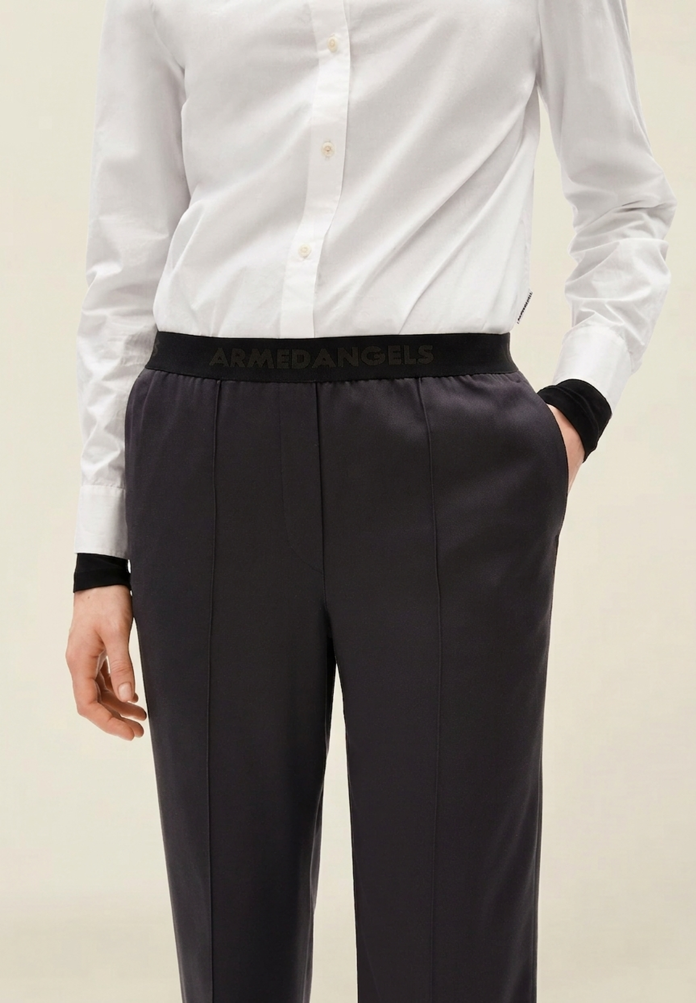 Hose mit geradem Schnitt aus ECOVERO® | Grau "fenraa - dark steel", Armedangels, Foto 3