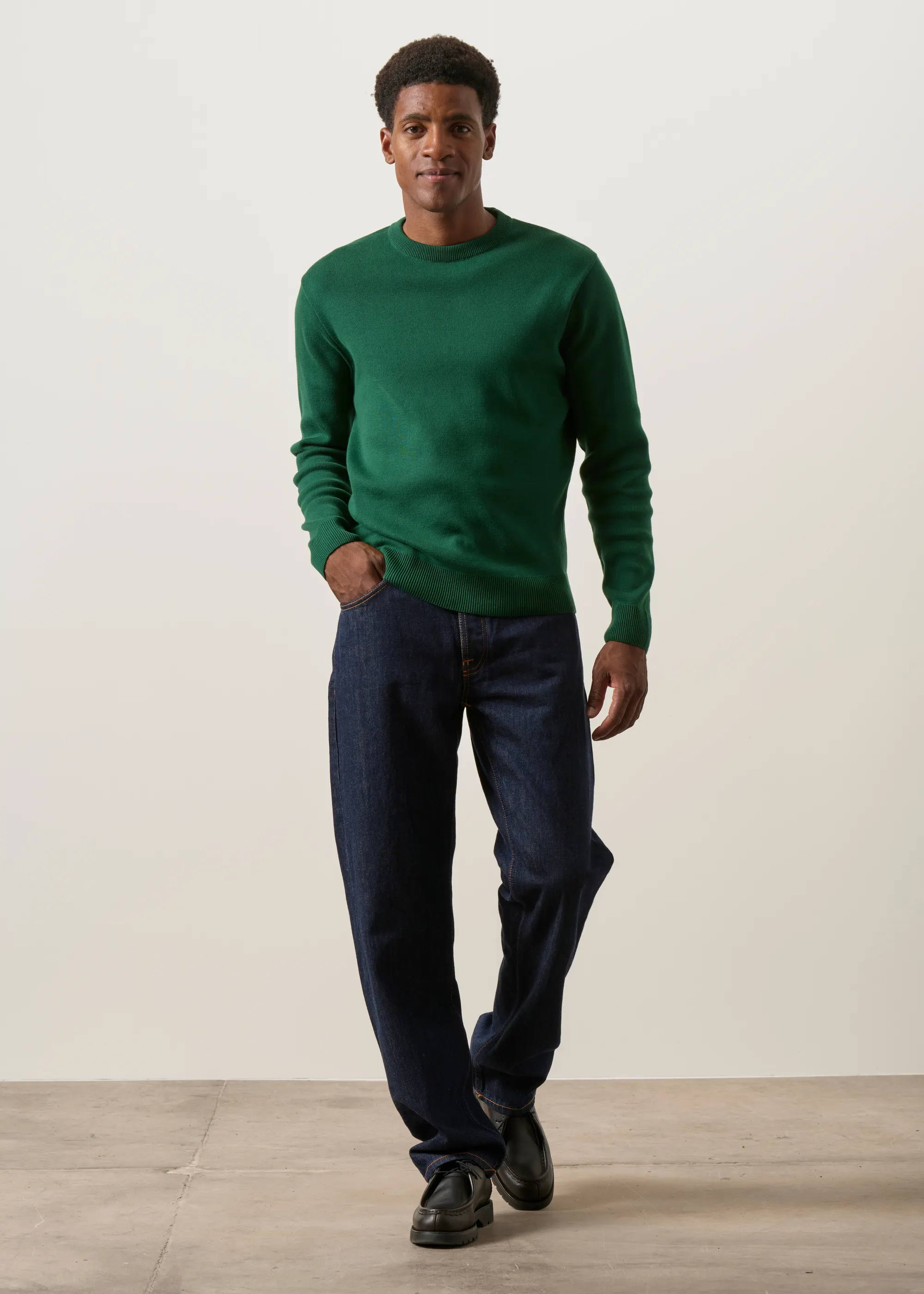 Pull interlock en coton bio |  vert forêt, WeDressFair, photo 2