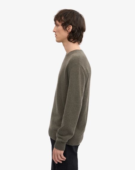 Pullover aus recycelter Merinowolle | Khaki "dusty olive", Colorful Standard, Foto 3