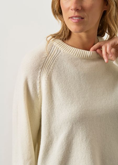 Pull boxy en laine mérinos recyclée | écru - WeDressFair