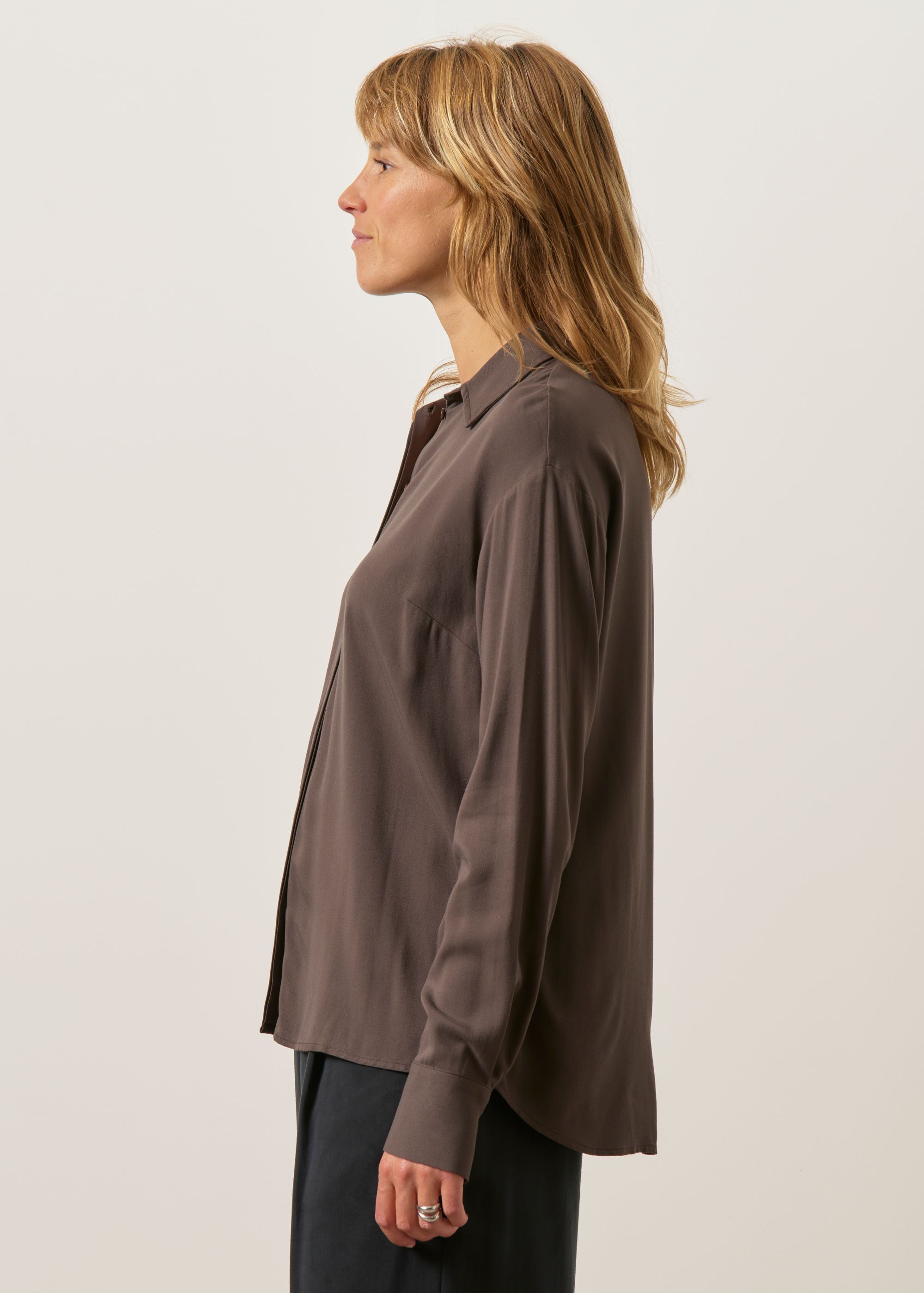 Blouse en viscose ecovero | marron "larisaana longsleeve blouse - claystone", Armedangels, photo 6