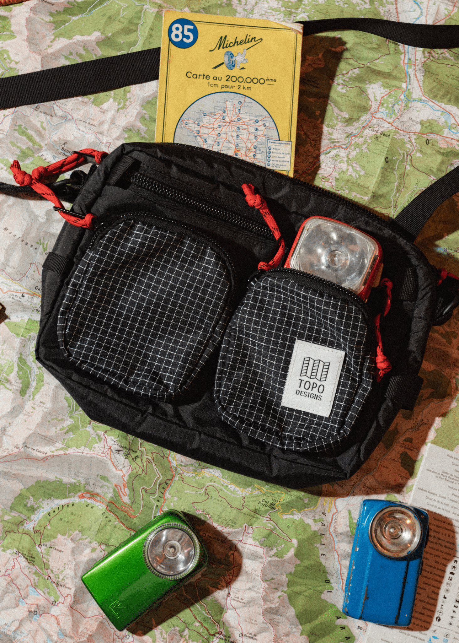 Umhängetasche 3,5L aus recyceltem Material | Mehrfarbig "Block bag 3.5l - black grid", Topo Designs, Foto 5