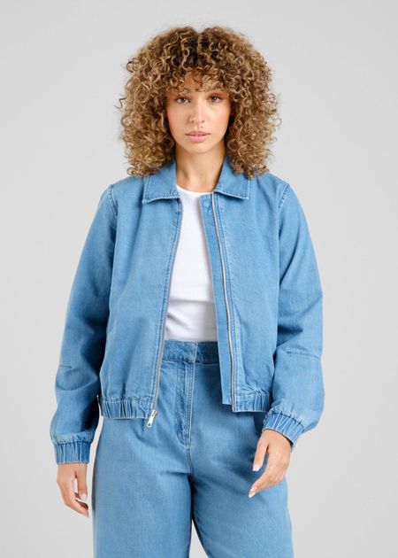 Veste denim léger en coton bio | bleu clair "jacket sunna denim light blue" - Dedicated