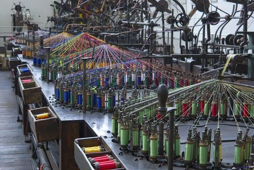 e6453a_a9cfe0d4b78448228d2b07c2a8615fdc