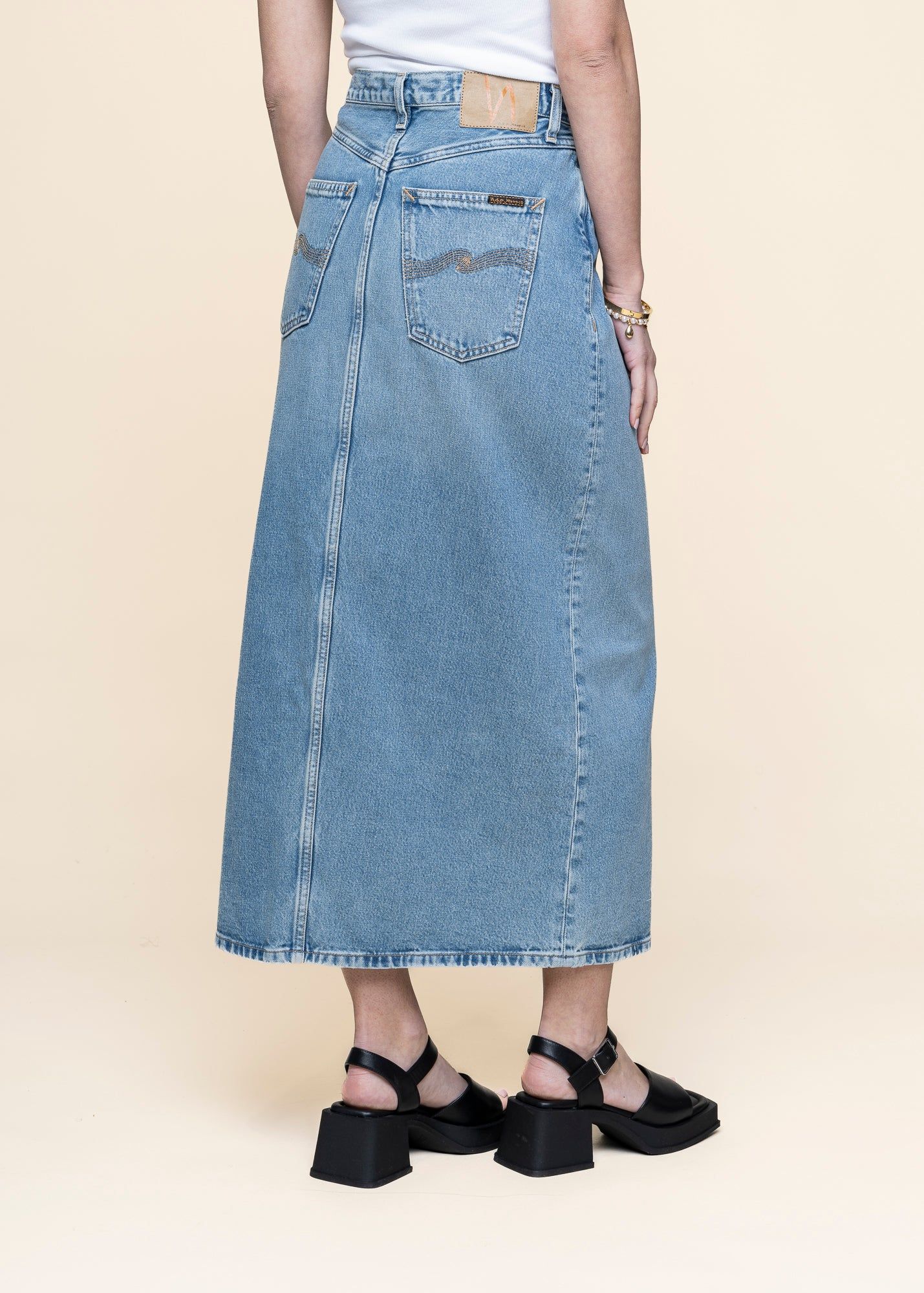 Jupe longue jean en coton bio | bleu "anna denim skirt desert - light blue", Nudie Jeans, photo 2