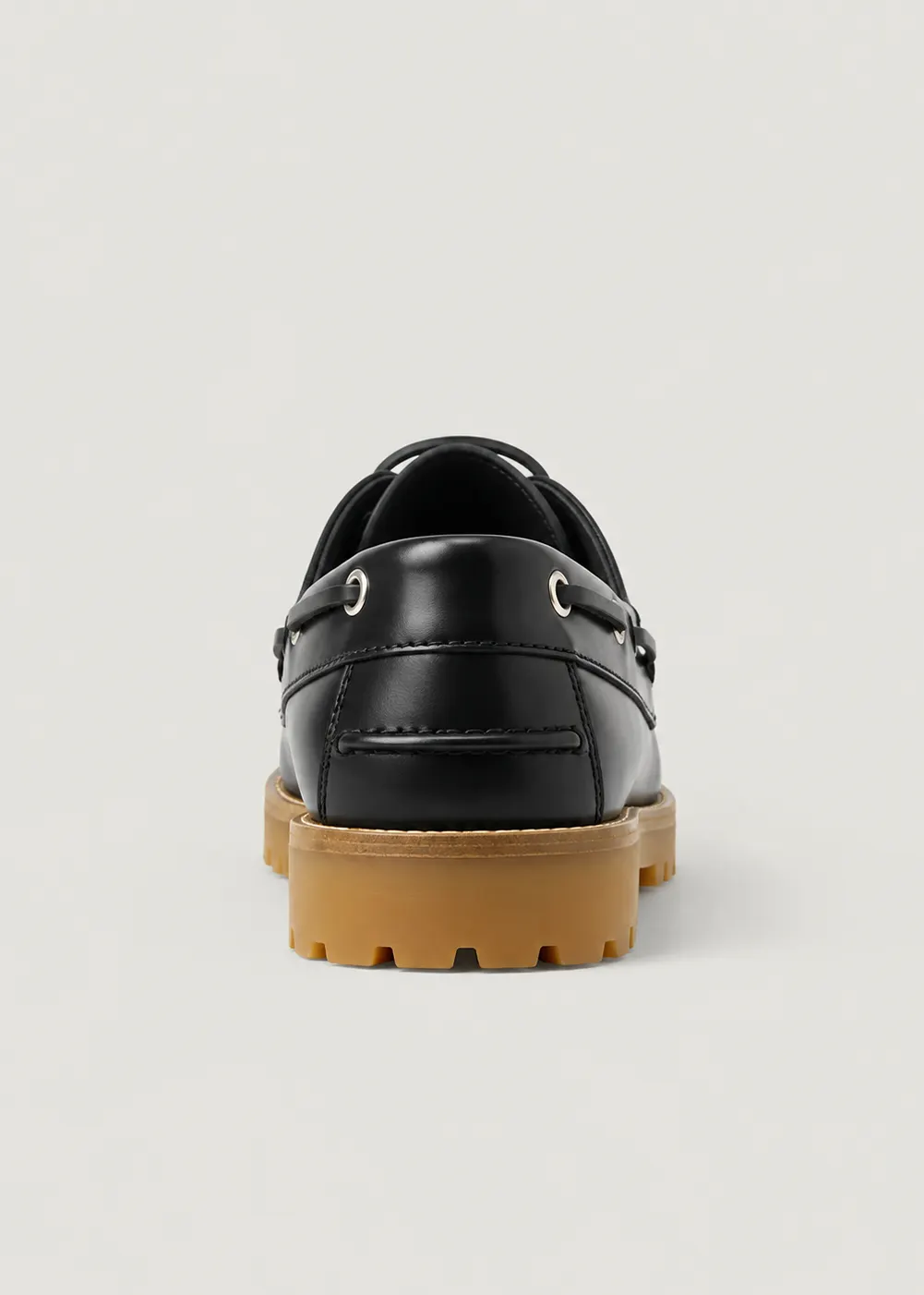 Chaussures bateau en cuir certifié | noir "ollie boat shoe - black polido leather / gum sole", Garment Project, photo 3