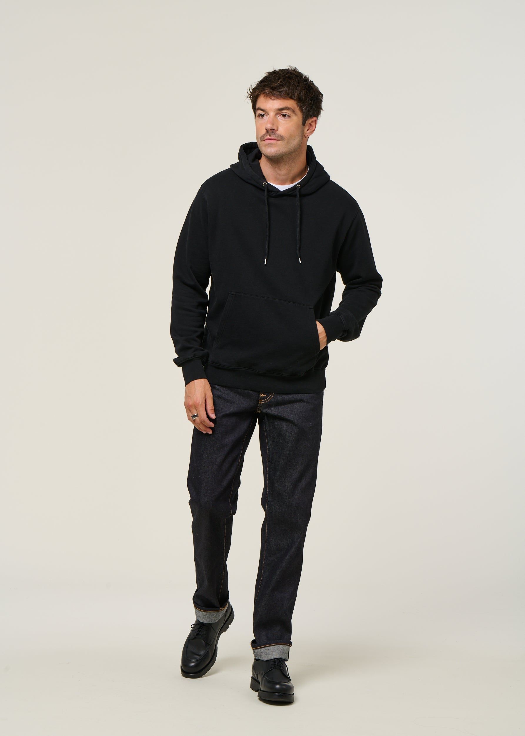 Sweat à capuche en coton bio | noir "deep black", Colorful Standard, photo 4