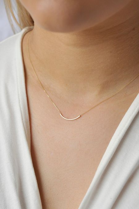 Collier en or recyclé 9ct - delicate curve