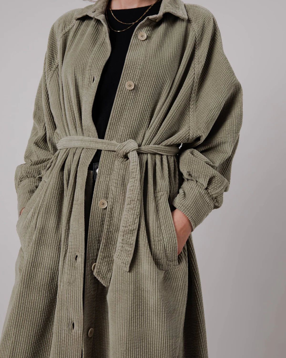 Cord-Trenchcoat aus Bio-Baumwolle | Hellkhaki "corduroy jacket pale green", Brava Fabrics, Foto 2