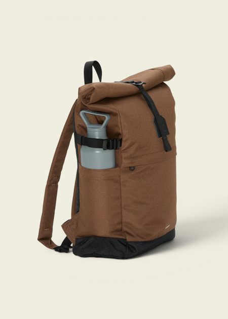Sac à dos 23l en matière recyclée | marron "Icon rolltop backpack 14" - brown" - Sandqvist