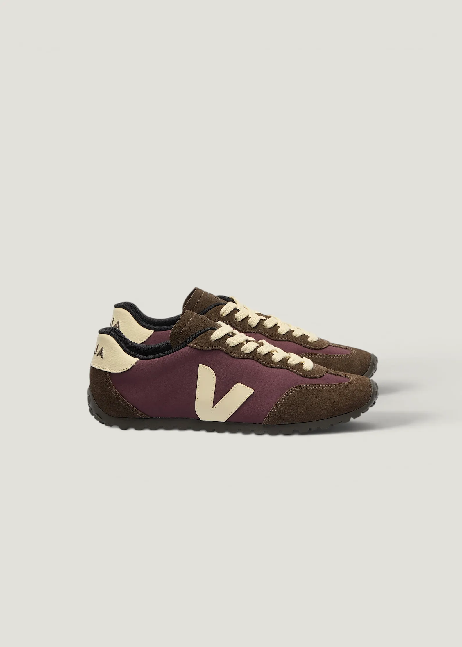 Baskets en matière recylée | bordeaux "Gt nolyn - amarante_butter", Veja, photo 2