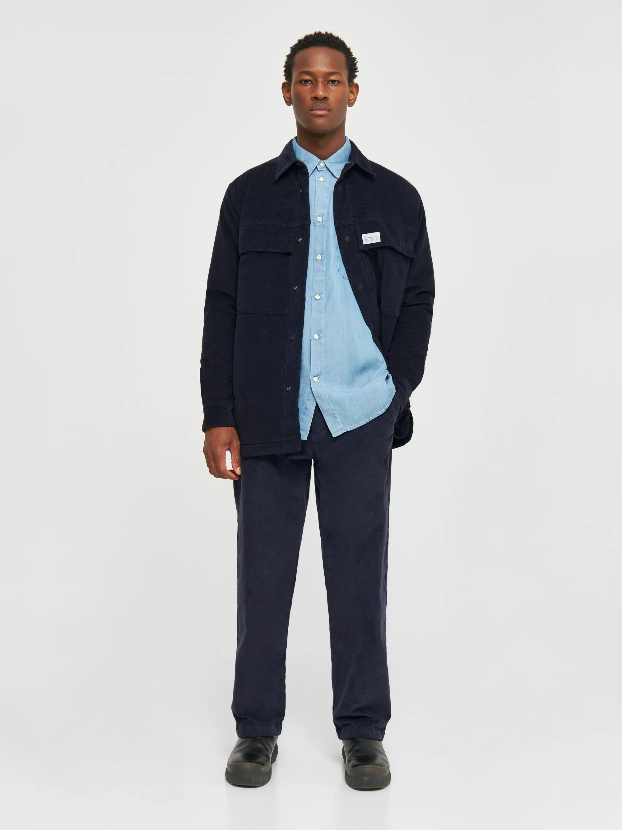 Blouson velours en coton bio et matière recyclée | marine "corduroy overshirt night sky", Knowledge Cotton Apparel, photo 3
