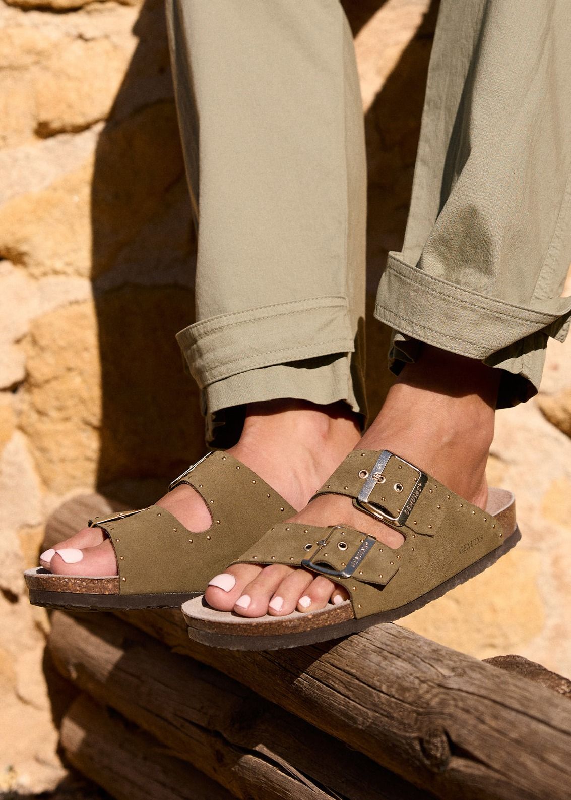 Khakifarbene Sandalen aus zertifiziertem Leder | Khaki "honolulu lead velour kaki", Genuins, Foto 4