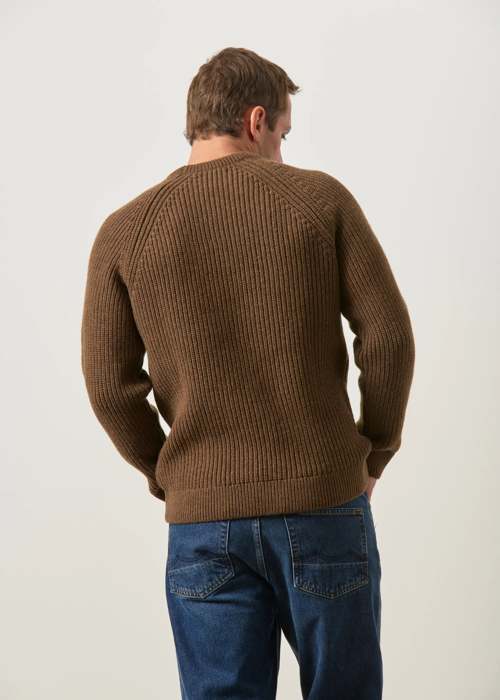 Pull raglan côtes anglaises en laine mérinos | chocolat, WeDressFair, photo 5