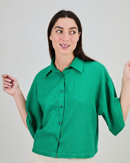 Chemise manches courtes en lin et ecovero | verte "Boxy squared blouse green" - Brava Fabrics