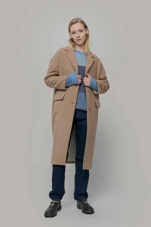 Langer Mantel aus recycelter Wolle | Beige "cappotto lana mara beige cammello", Rifò