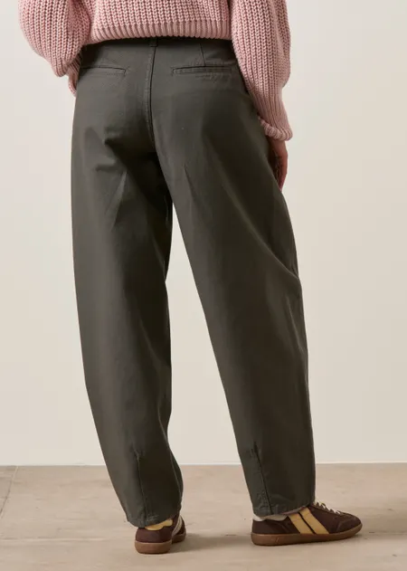 Pantalon ballon en coton bio | gris "Barrel-leg pant - washed grey", Rotholz, photo 2