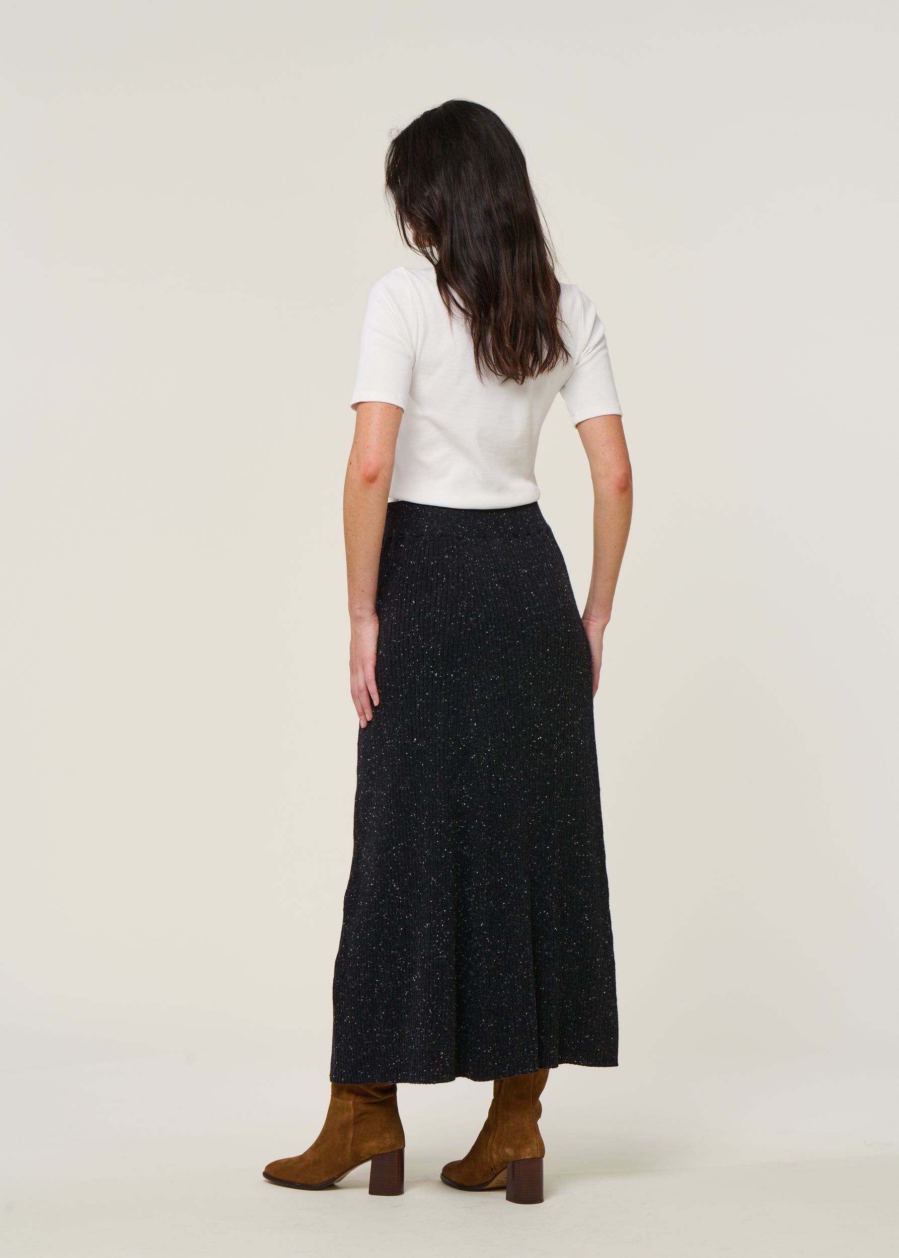 Langer Rippstrickrock aus Bio-Baumwolle und Wolle | Schwarz "hanaa tweed - black-oatmilk", Armedangels, Foto 8