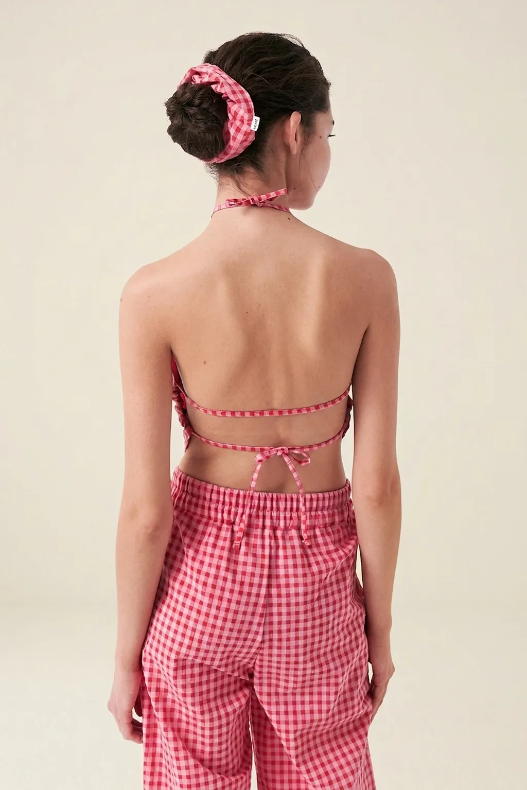 Top en coton bio et matière recyclée | vichy rose rouge "Crush backless top - vichy red pink", AMT Studio, photo 2
