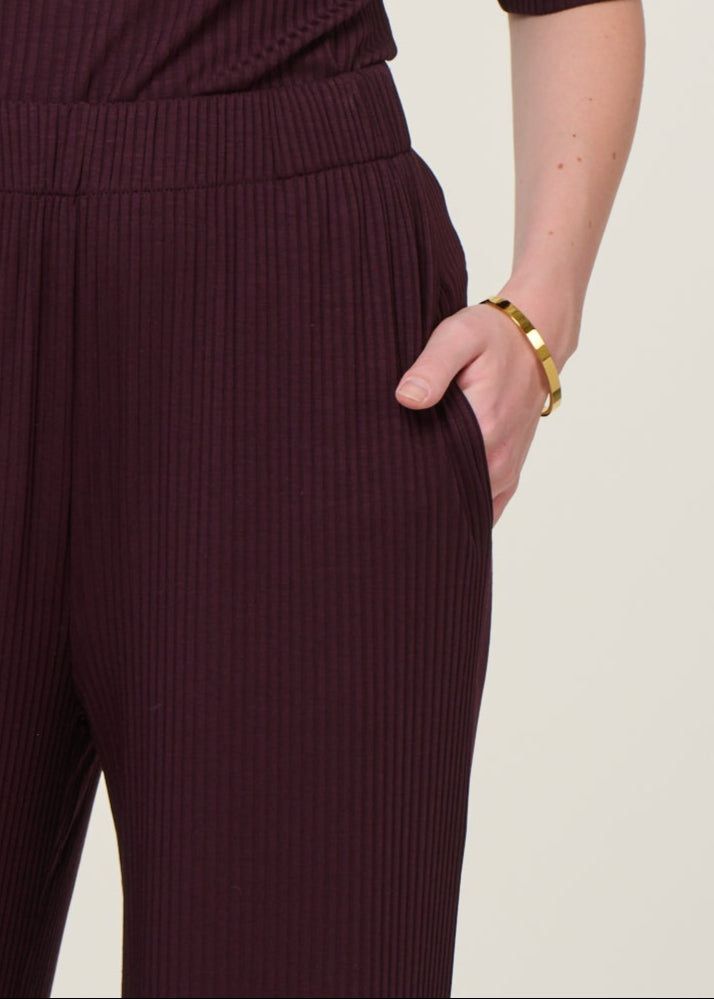 Fließende weite Hose aus Tencel | Aubergine "smilla - cherry lacquer", Jan'n June, Foto 3