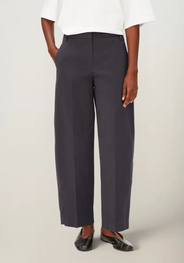 Pantalon ballon en coton bio | gris foncé "Barrel leg twill pant", Armedangels