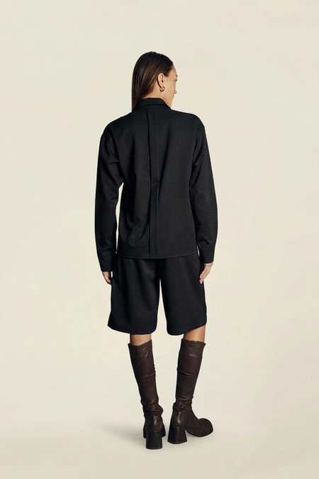 Hemd aus upgecyceltem Material | Schwarz "chemise officier alya - noir", Nitah, Foto 2