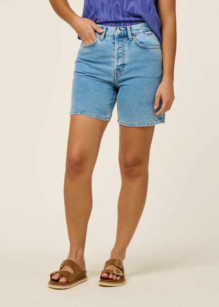 Short en jean en coton recyclé | bleu clair "sheaari fresh blue" - Armedangels