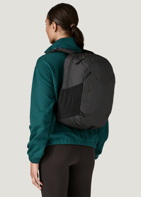 Sac à dos 24L en matières recyclées | noir "atom day pack 24l - black", Patagonia, photo 2