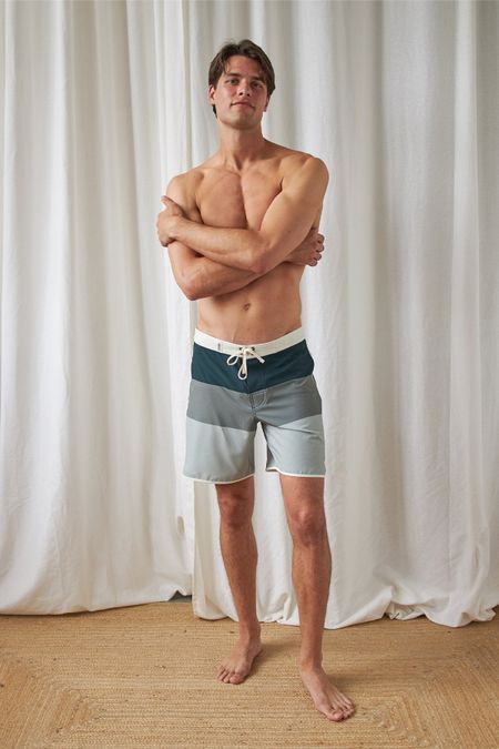 Short en polyester recyclé | vert "ouen - green colour block"