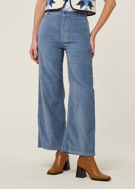 Pantalon évasé velours en coton bio | bleu "fuzz corduroy karina pants - blue"