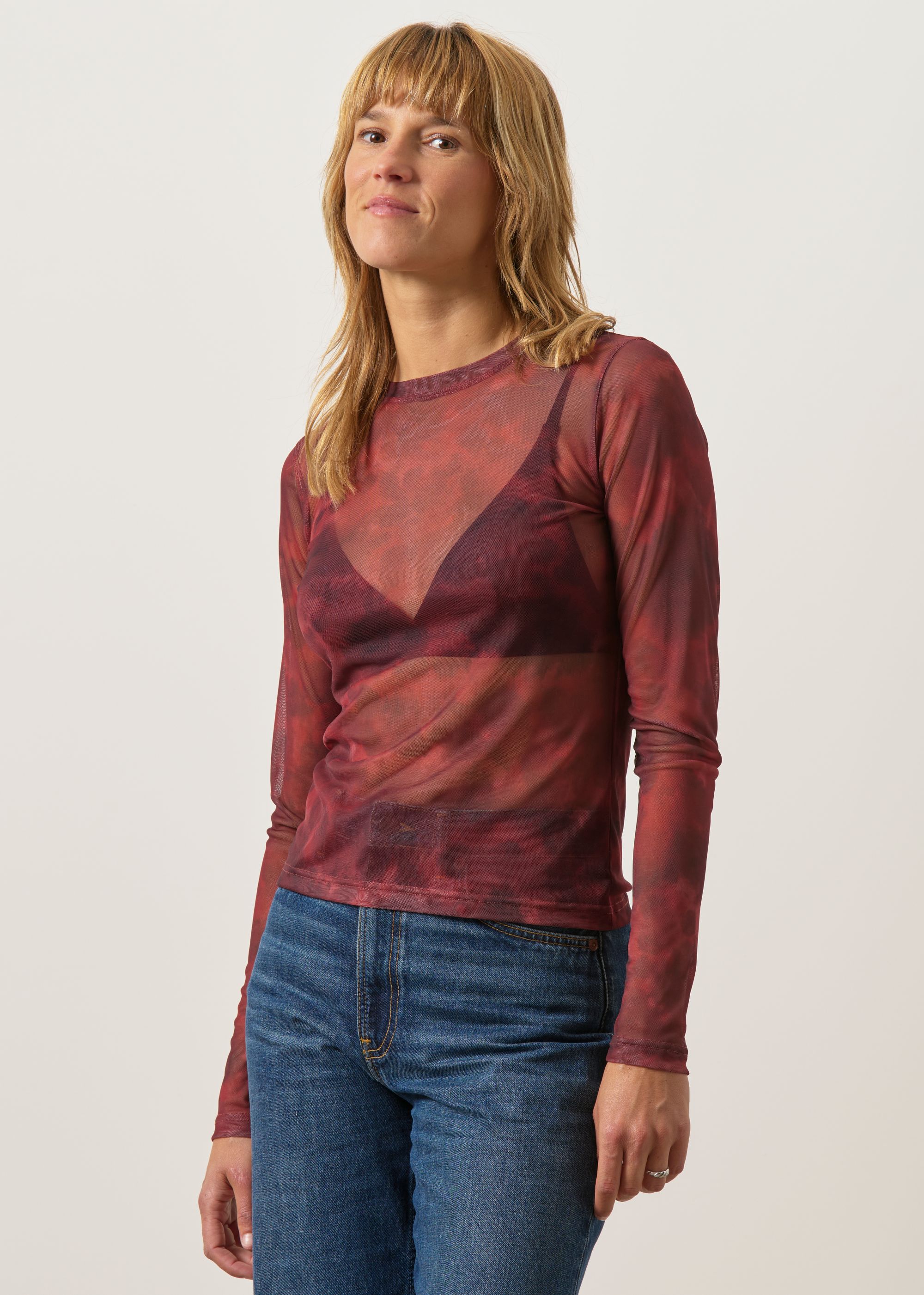 Transparentes Langarmtop aus recycelten Materialien | rot "Dora - carmine-curl", Jan'n June, Foto 1