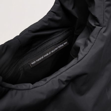 Sac épaule en matière recyclée | cloud shoulder bag monochrome black, Got Bag, photo 6