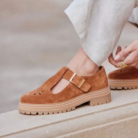 Les chaussures pour elle