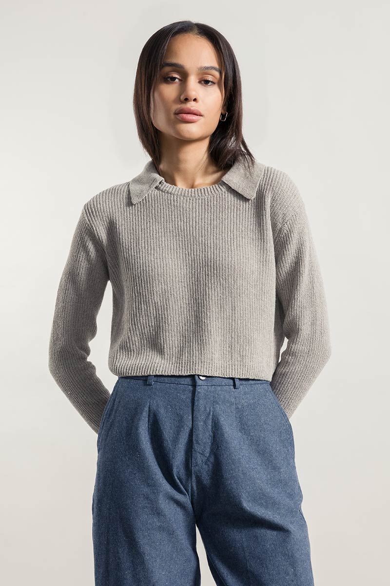 Pullover mit Hemdkragen aus recycelter Baumwolle | Grau "maglia olivia grigio ghiaccio", Rifò, Foto 1