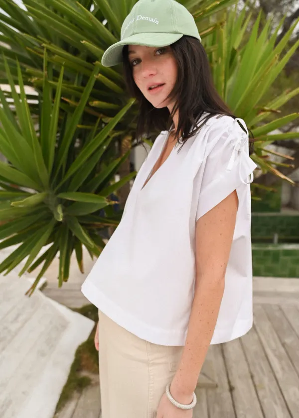Blouse marie blanche, Bonjour Demain