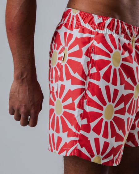 Short de bain en matière recyclée | rouge "marisol swimwear red" - Brava Fabrics