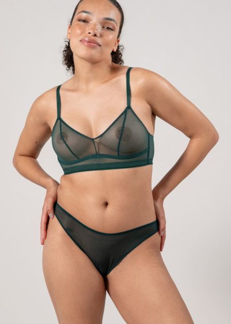 Slip aus recycelten Materialien | Grün "mesh bikini briefs - pine", Understatement, Foto 2