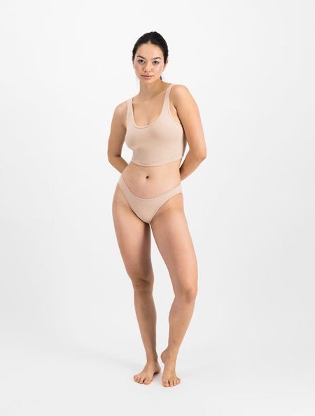 Débardeur court galbant en coton bio | beige "kim nude sable"