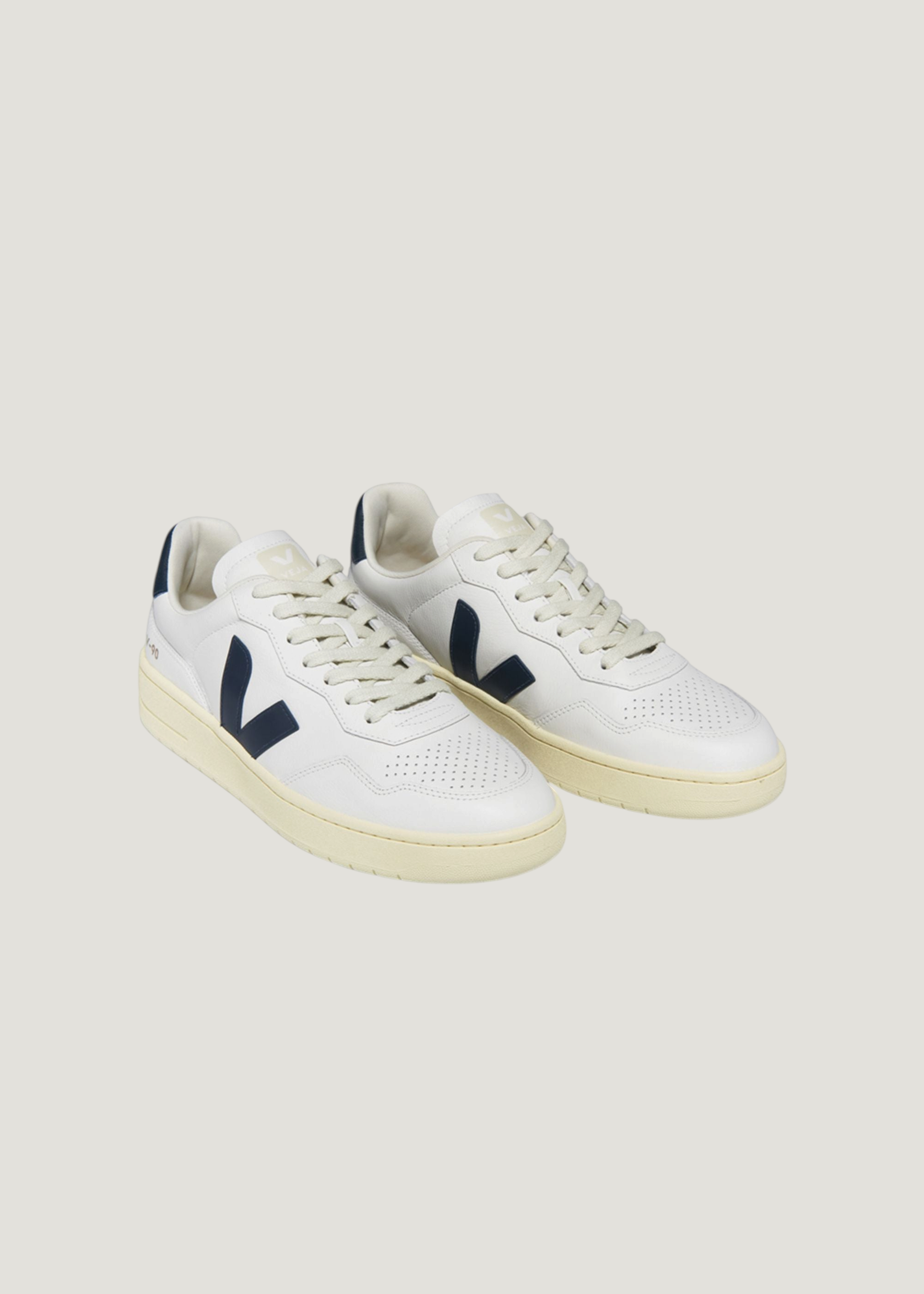 Sneaker aus zertifiziertem Leder | Weiß "v-90 o.t leather extra white nautico, Veja, Foto 2