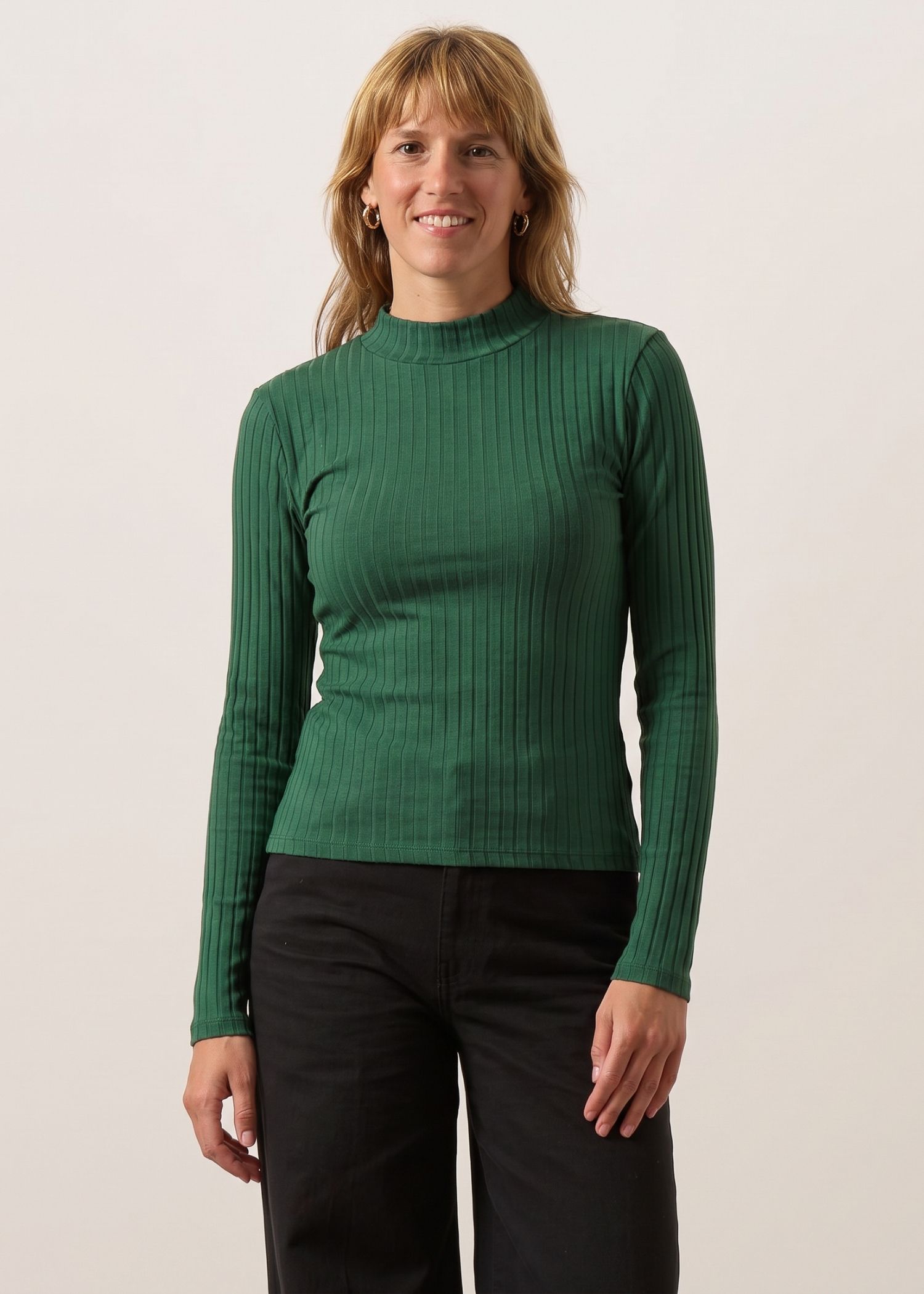 Sous-pull côtelé en coton bio | vert-foret "Elma", WeDressFair, photo 2