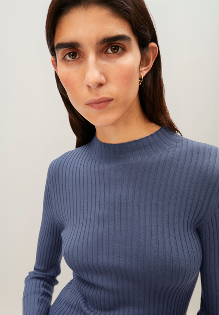 Sous-pull côtelé en coton bio | bleu "Alaania knit sweater - dusty moon" - Armedangels