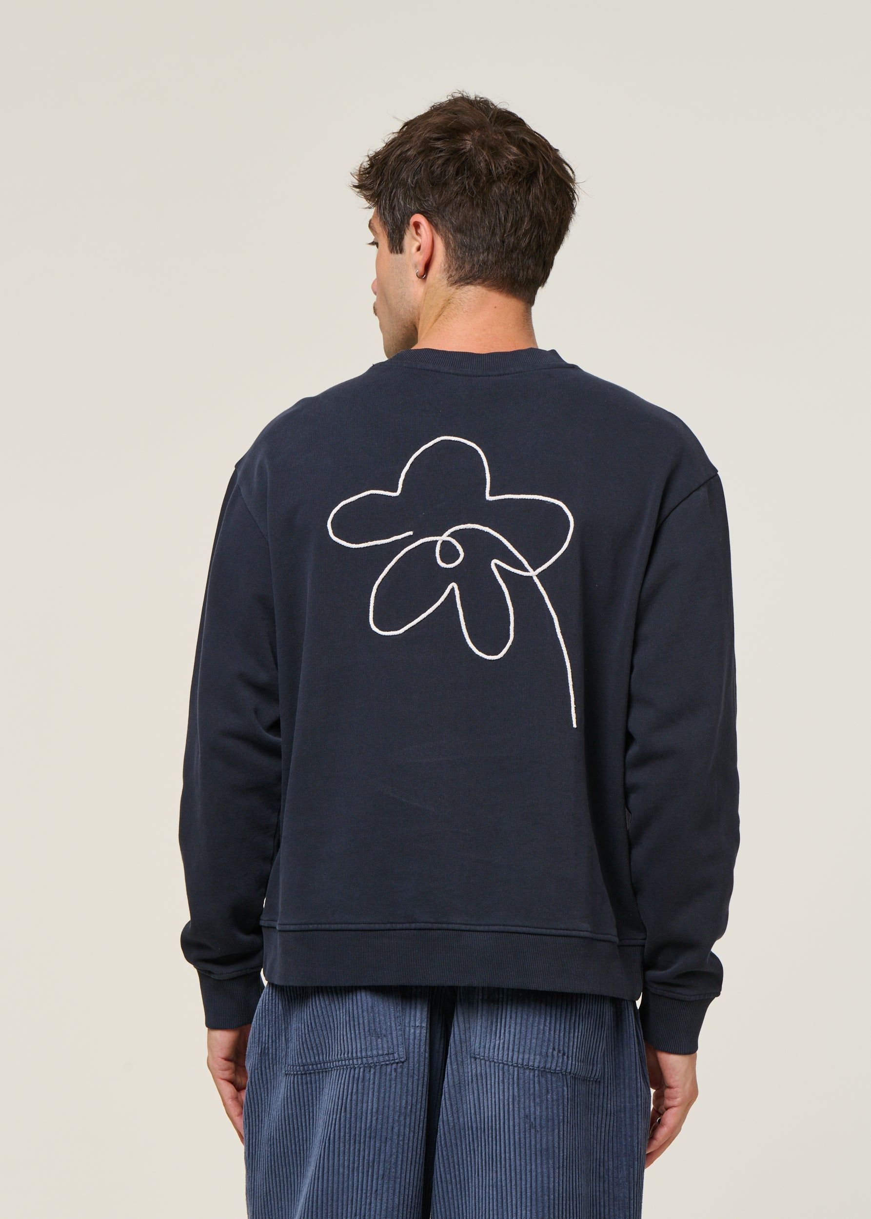 Besticktes Sweatshirt aus Bio-Baumwolle | Blau "flower rope navy leon sweatshirt - blue", Thinking Mu, Foto 3
