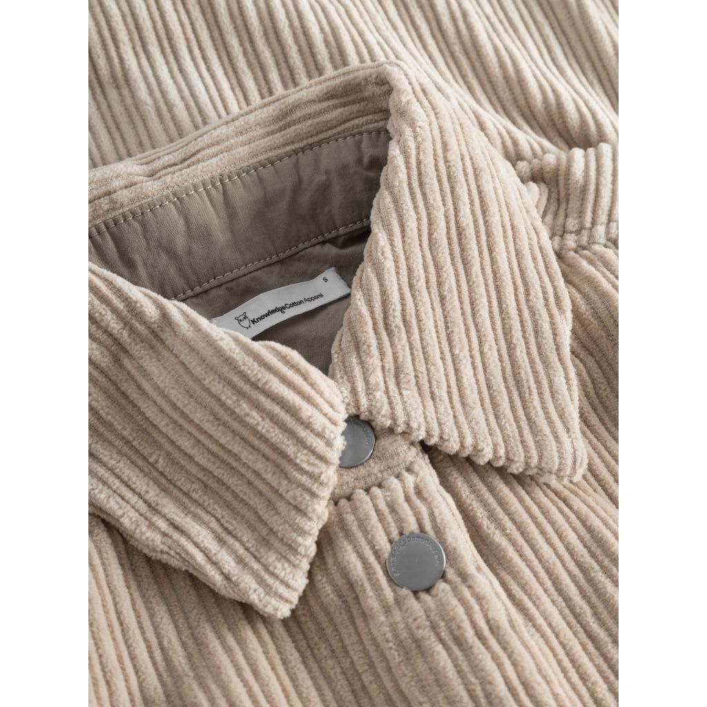Surchemise velours en coton bio | beige "corduroy overshirt light feather gray", Knowledge Cotton Apparel, photo 4