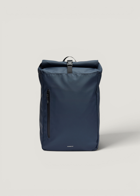 Sac à dos 20l en matière recyclée | bleu "Stream rolltop backpack 14" - navy" - Sandqvist